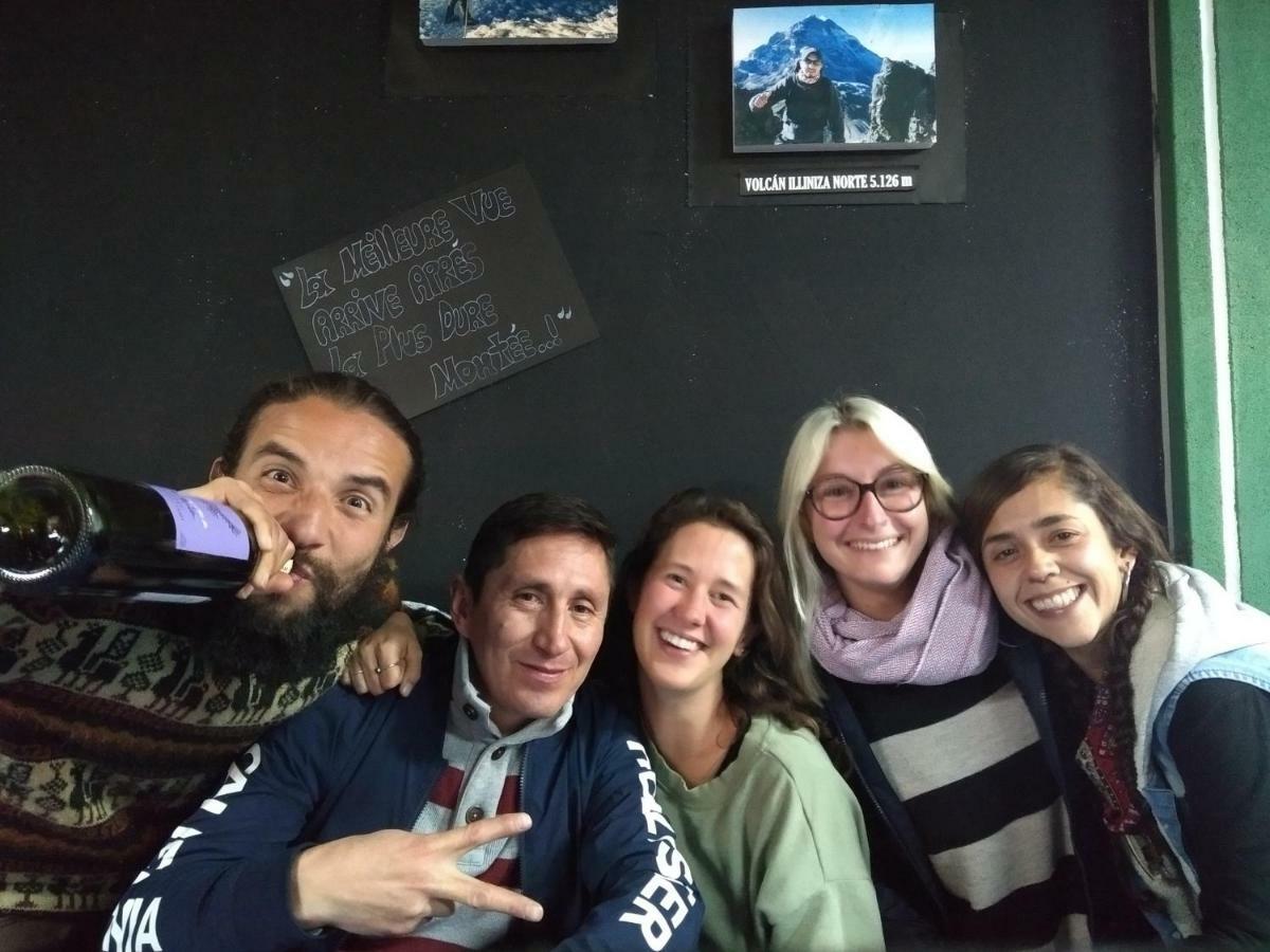 Hostel Tierra De Fuego Latacunga Bagian luar foto